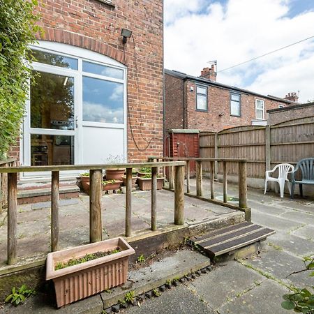 Guestready - Enchanting Life In Gorse Hill Manchester Exterior photo